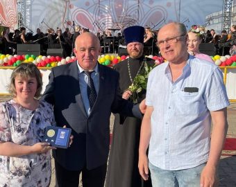 Губернатор Сергей Ситников поздравляет с Днем Семьи