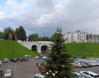 Речной порт в Ярославле. Выход в город