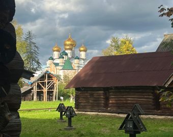 Вид на Ипатьевский монастырь