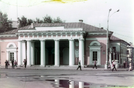 Архивное фото гауптвахты в центре Костромы