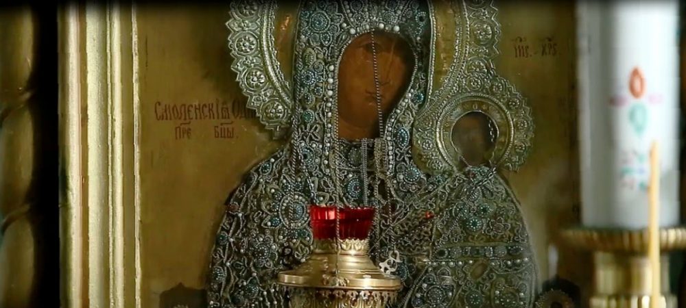 В Галиче хранится Смоленская икона с уникальной  вышитой ризой
